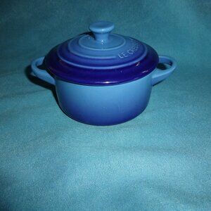 Le Creuset Mini round Cocotte Stoneware 8 oz Azure Blue pot/dish & lid